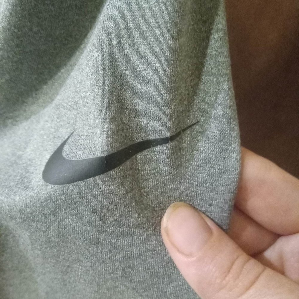 Nike Half Zip W/Thumb Holes - Picture 3 of 5